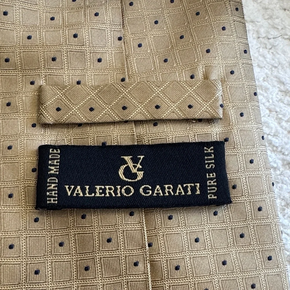 Valerio Garati refined light